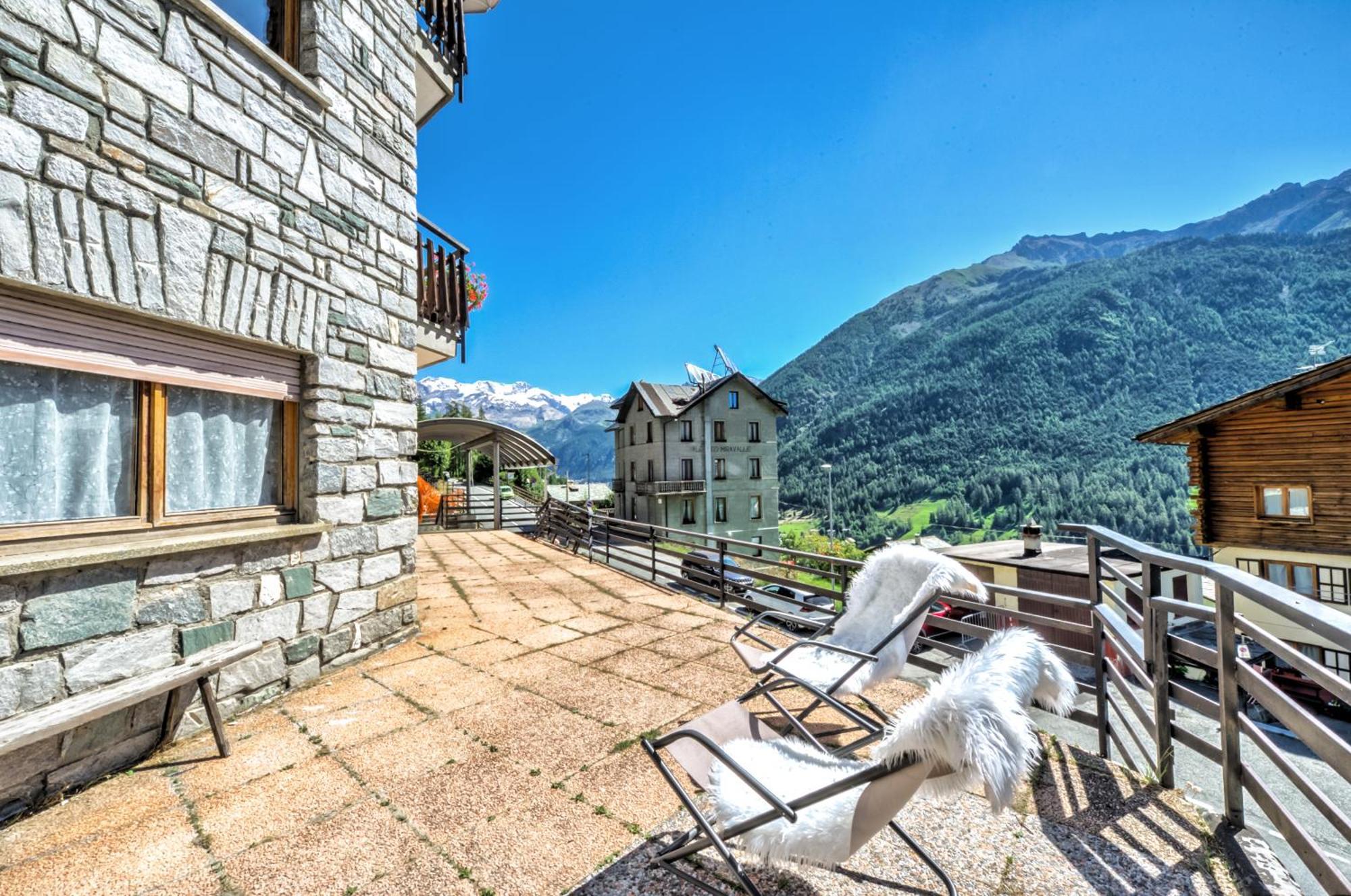 Snowflakes Retreat - Roomy Apartment With A View & Relax Solarium Cir 0133 Champoluc Εξωτερικό φωτογραφία